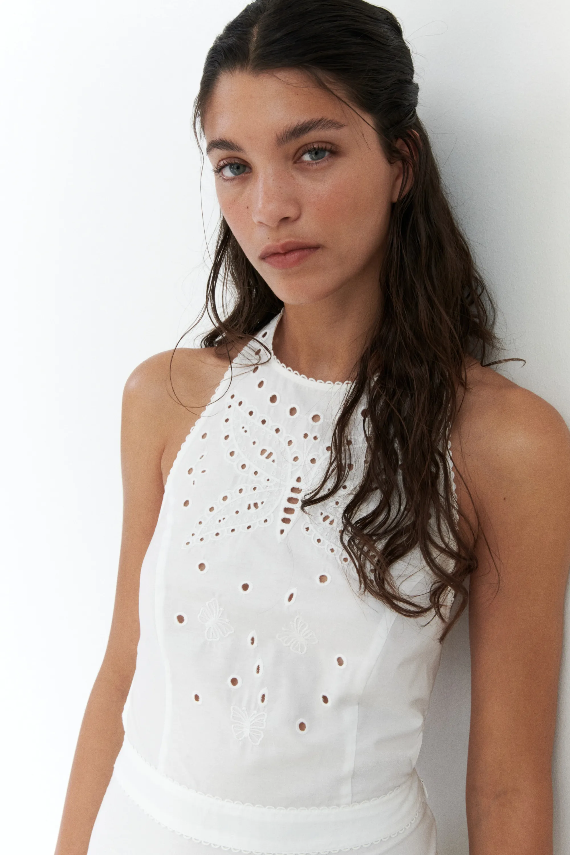 Robe dos nu avec broderie anglaise - Ivoire