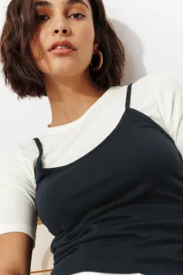 T-shirt et top superposés — photo 3