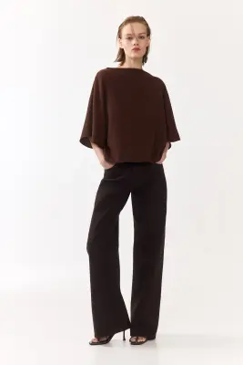 Top froissé avec encolure bateau - Marron foncé — photo 1