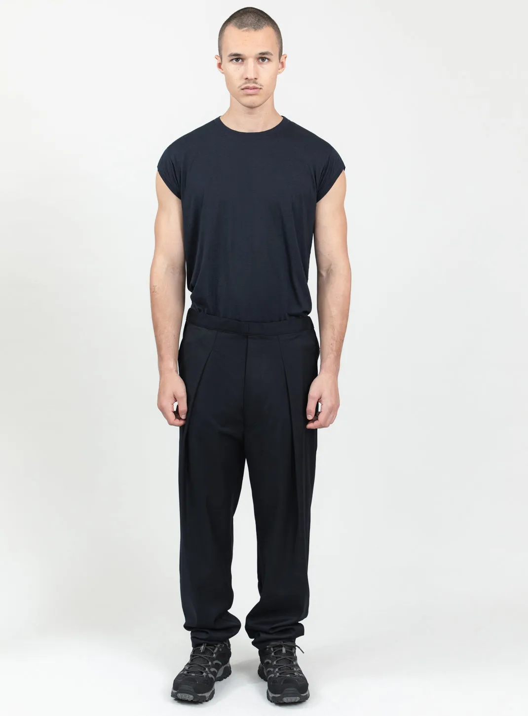 Pants with Deep Pleats in Navy Blue Serge