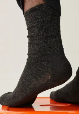 Les chaussettes en laine - Gris anthracite — photo 3