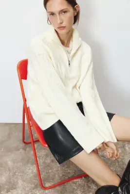 Pull oversize avec col zippé - Crème — photo 1