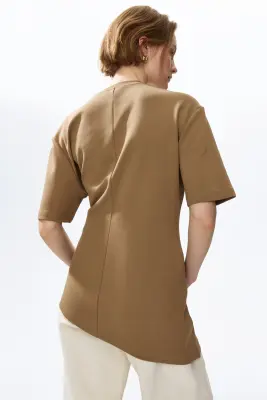 Top asymétrique avec détail drapé - Taupe — photo 3