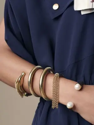 Bracelet DARCEY en laiton doré et perle Prix boutique 380€ Taille XS — photo 5