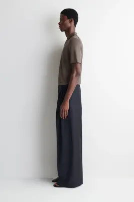 PANTALON LARGE À PLIS DÉCONTRACTÉ - BLEU MARINE / RAYURES FINES — photo 1