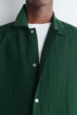 CHEMISE TEXTURÉE À OURLET AJUSTABLE - VERT FONCÉ — photo 2