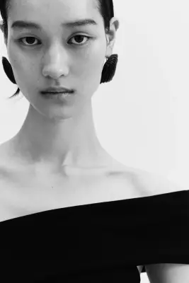 Body string avec épaules nues - Noir — photo 1