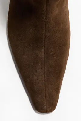 Bottes à talon en cuir velours - Marron foncé — photo 3