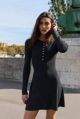 Robe en maille côtelée avec jupe évasée - Gris foncé — photo 2