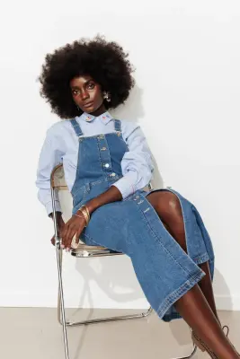 Robe-salopette en jean Femme — photo 4