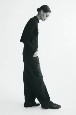 Gilet en maille avec boutons - Noir — photo 3
