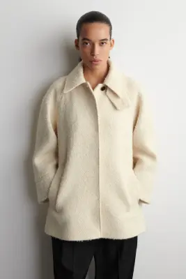 MANTEAU COURT À COL CHEMINÉE EN LAINE À CHEVRONS - CRÈME — photo 1