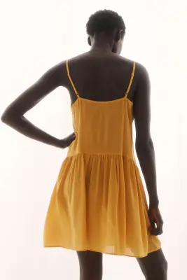 Robe brodée à bretelles fines - Jaune foncé — photo 2