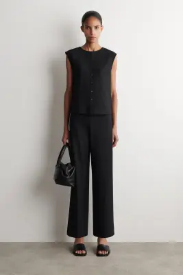 TOP EN MAILLE BOUTONNÉ - NOIR — photo 1