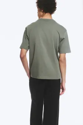 T-SHIRT COUPE DÉCONTRACTÉE - Vert kaki cendré clair — photo 2