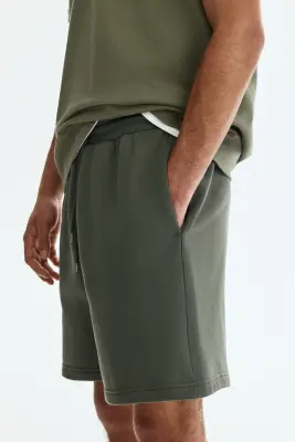 Short Regular Fit en molleton - Vert ancien foncé — photo 3