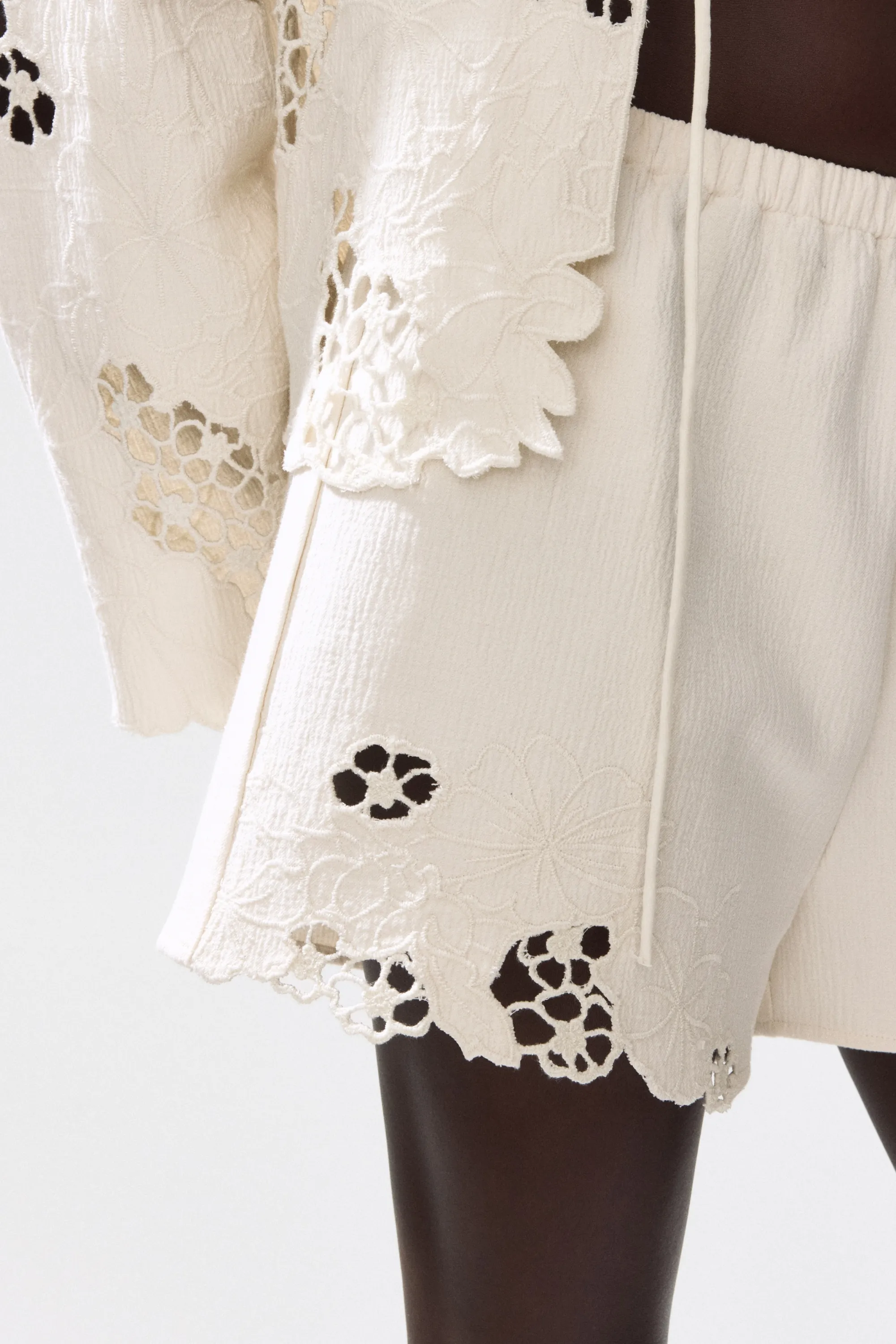 Short en coton avec broderie anglaise - Crème
