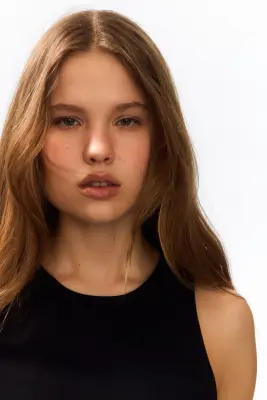 Robe avec jupe évasée - Noir — photo 1