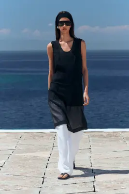 ROBE DIAPHANE À PLIS NERVURÉS - NOIR — photo 5