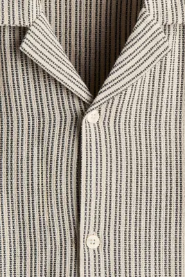 Chemise Regular Fit avec col cubain - Crème/rayé — photo 4