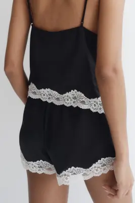 Pyjama en satin avec dentelle - Noir — photo 3