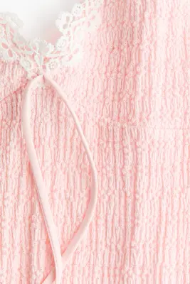Robe à bretelles fines avec détail à nouer - Rose clair — photo 3