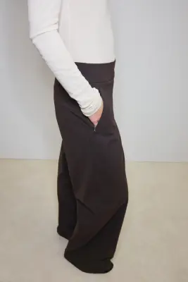 Pantalon large Four-way Stretch - Marron foncé — photo 4