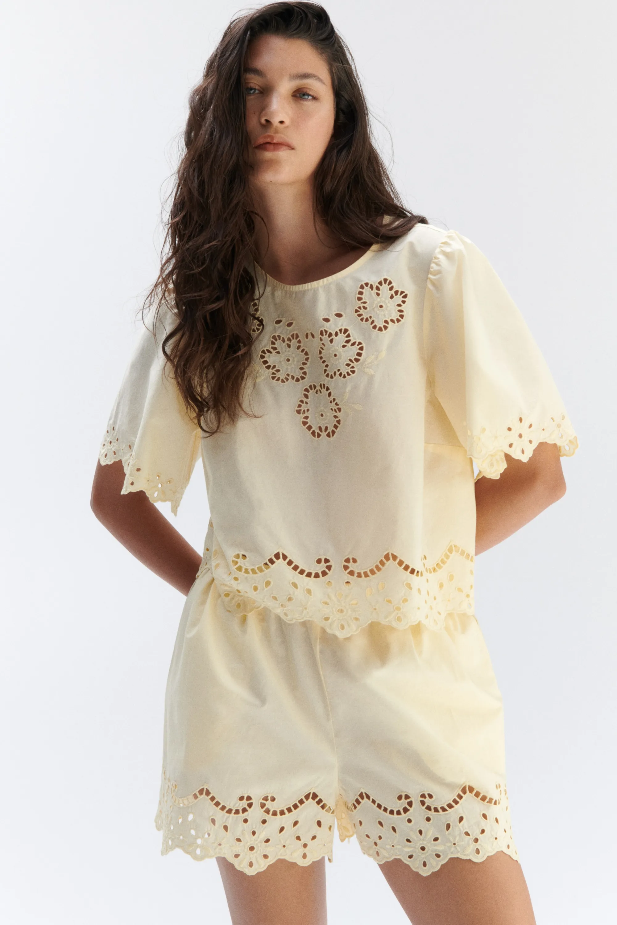 Top en coton avec broderie anglaise - Jaune clair