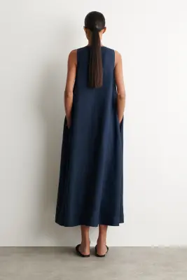 ROBE LONGUE TRAPÈZE EN LIN MÉLANGÉ - BLEU MARINE — photo 1