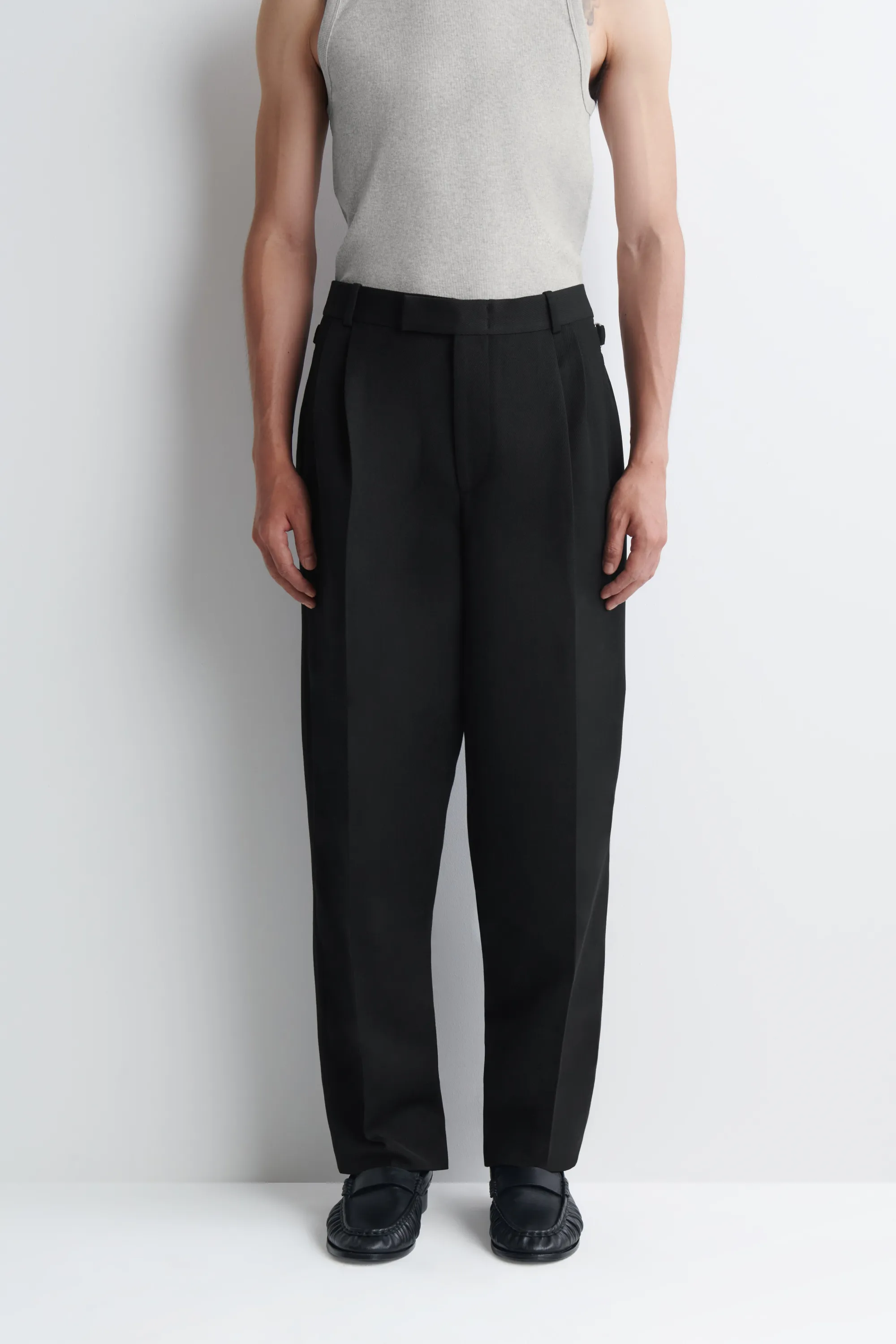 PANTALON FUSEAU À PLIS EN LAINE MÉLANGÉE - NOIR