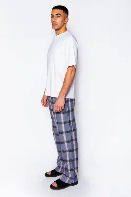 Le Pantalon À Carreaux — photo 3