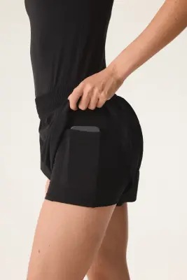 Short de sport superposé avec poche - Noir — photo 3