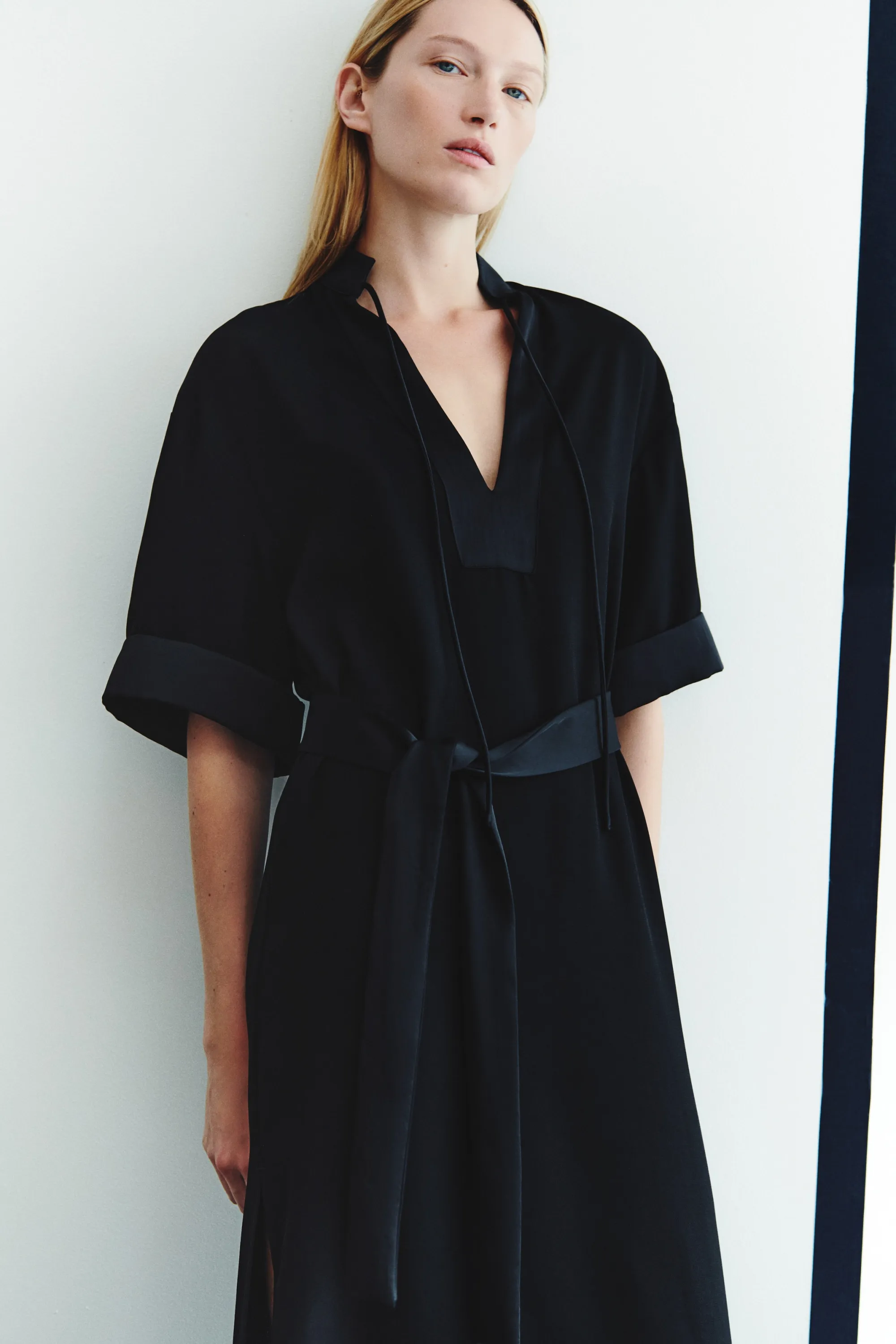Robe avec ceinture à nouer - Noir