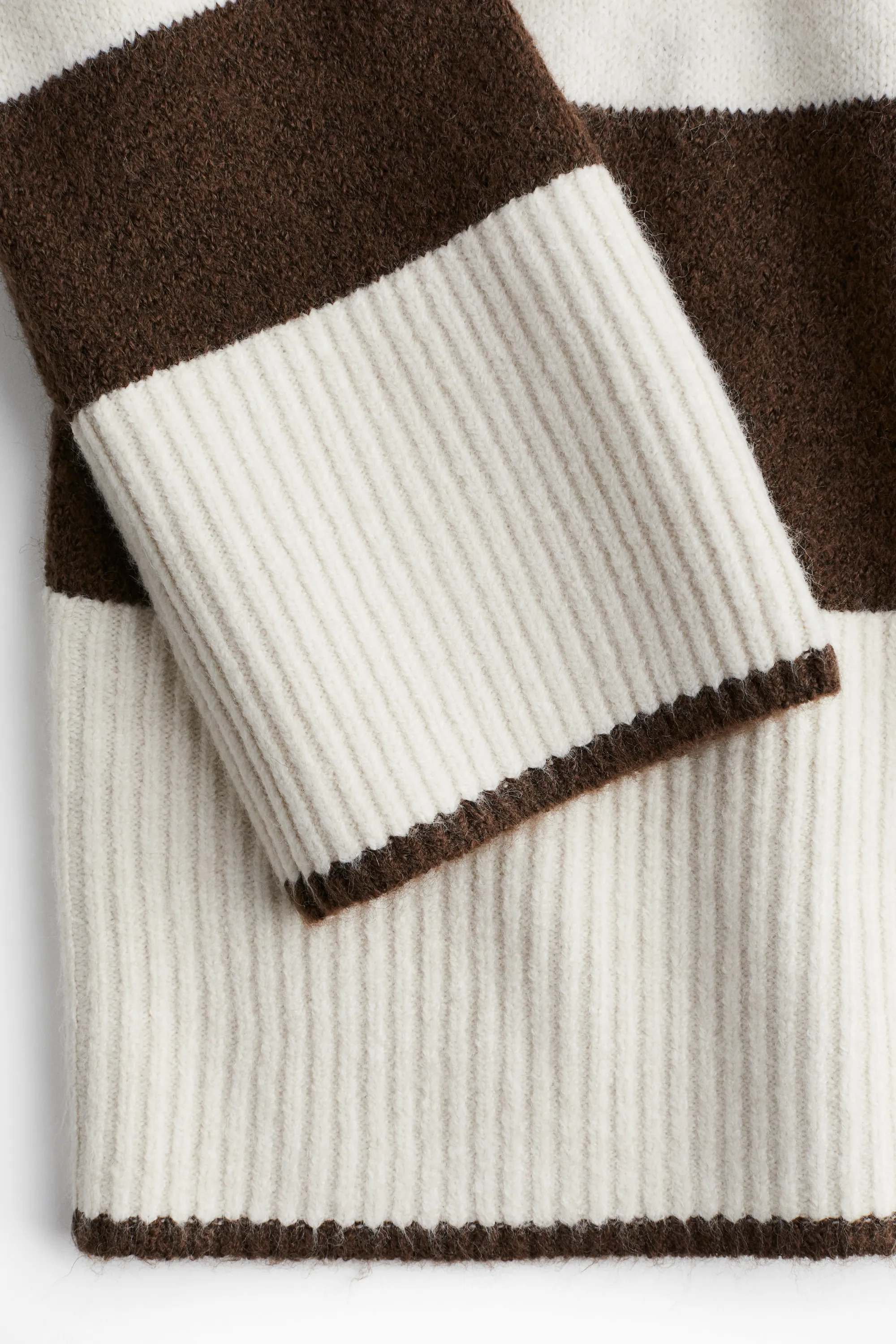 Robe en maille - Marron foncé/rayé