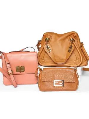 Sac à bandoulière LOUISE en cuir rose Px boutique 1450€ — photo 5