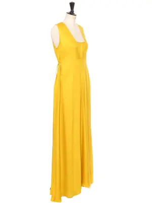 Robe longue fluide sans manche en soie jaune vif Prix boutique 2300€ Taille 36 — photo 3