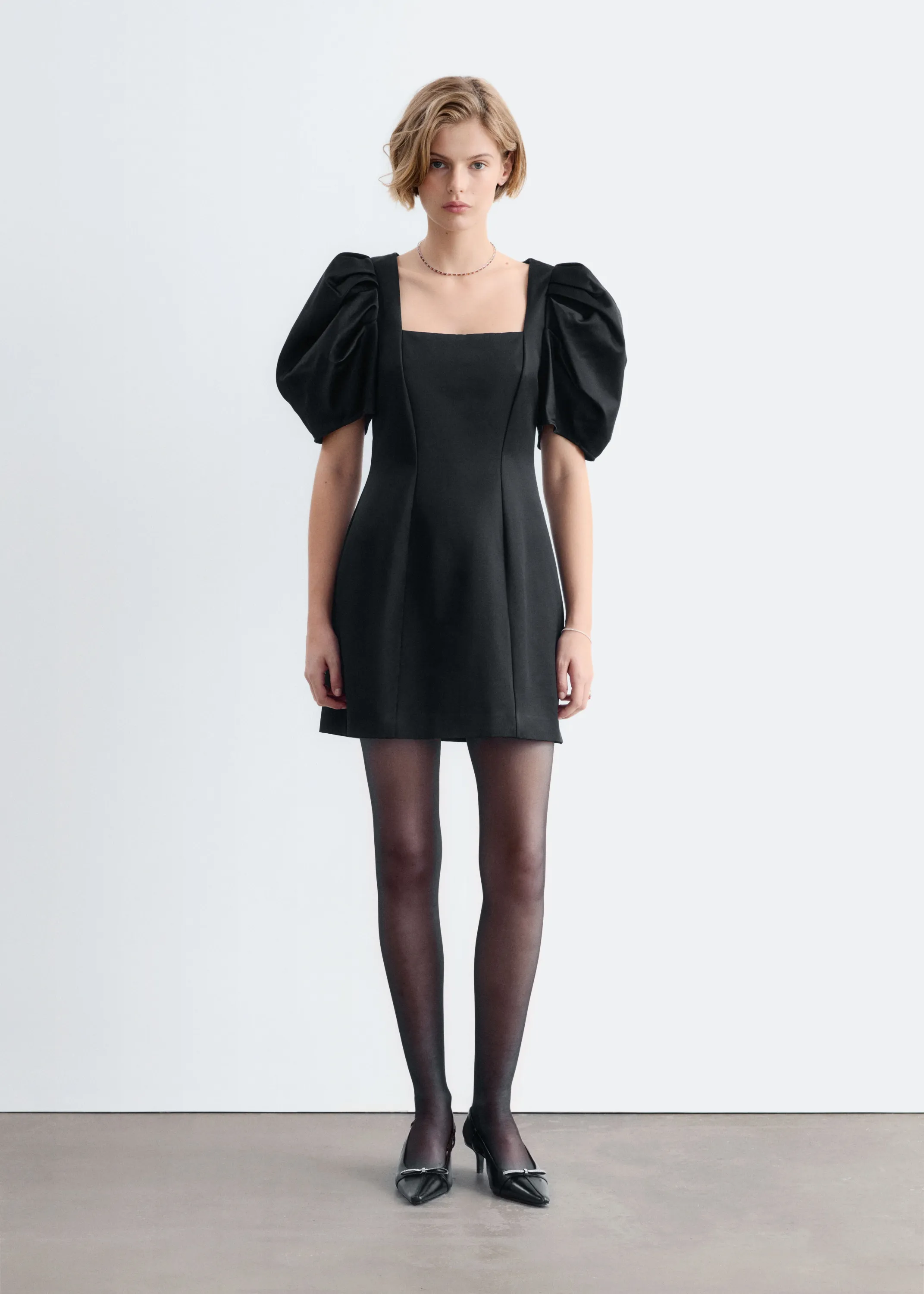 Robe courte à manches ballon - Noir
