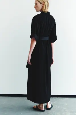 Robe avec ceinture à nouer - Noir — photo 3