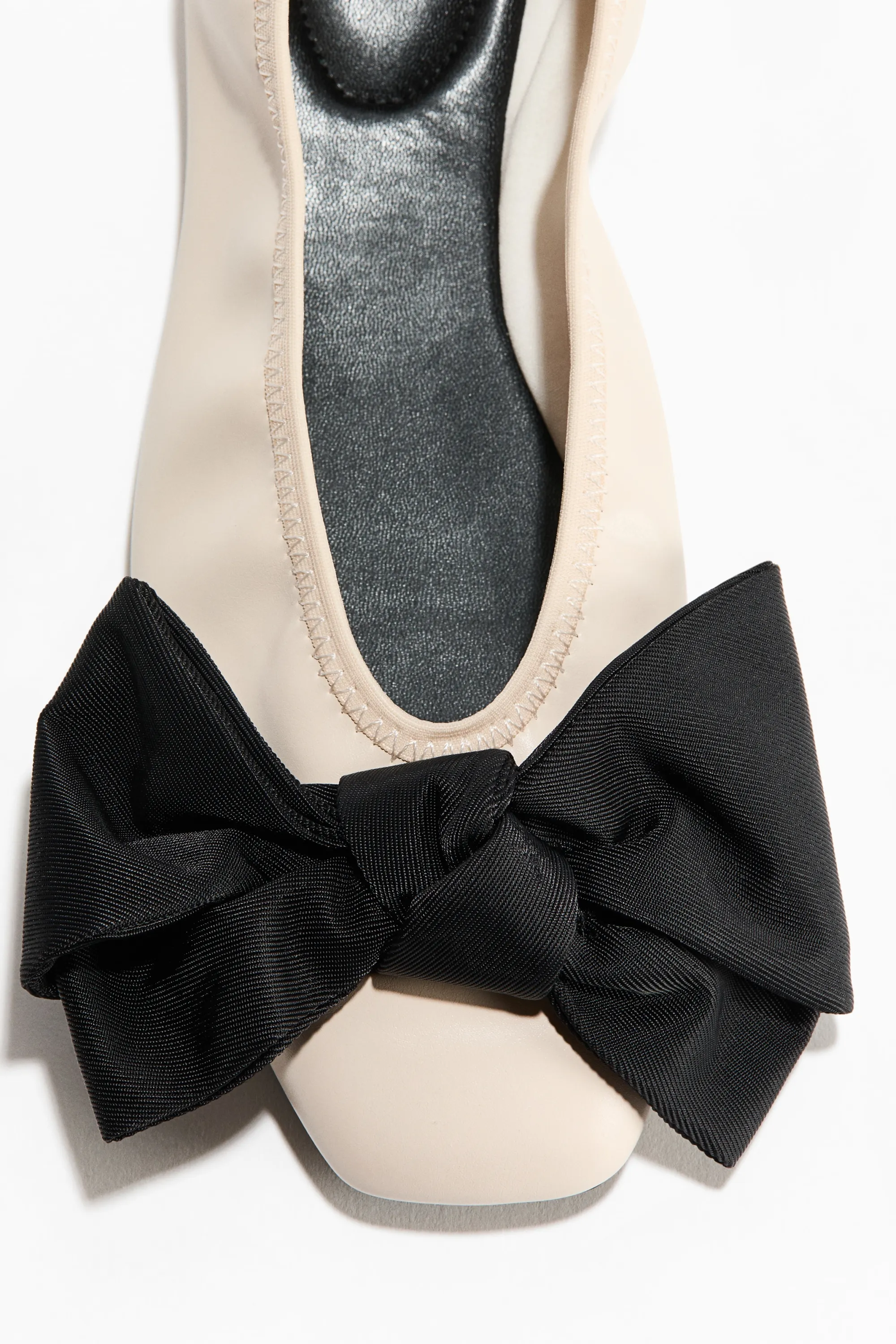 Ballerines avec nœud - Beige clair/noir