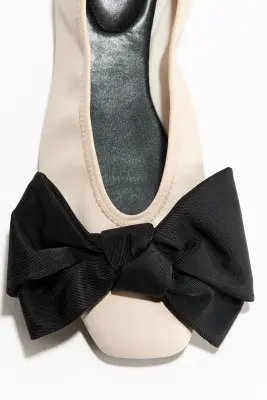 Ballerines avec nœud - Beige clair/noir — photo 1