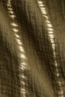 Robe en mousseline avec dos ouvert - Vert kaki foncé/batik — photo 4