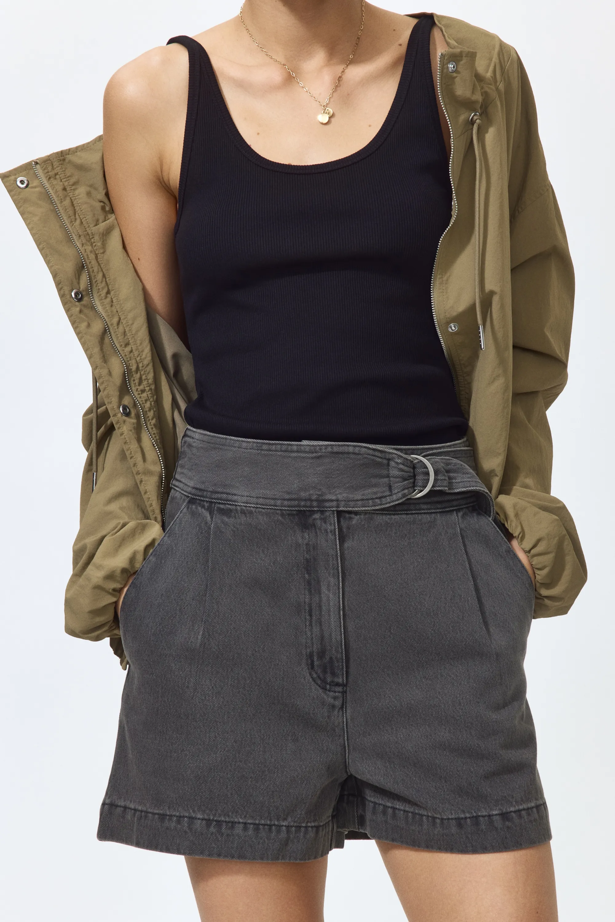 Short en denim avec ceinture - Gris foncé