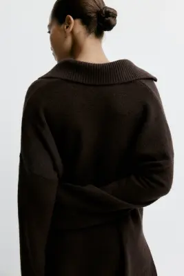 Pull en maille fine avec col - Marron foncé — photo 3