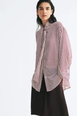 Chemise oversize à col cravate - Violet prune/rayé — photo 2