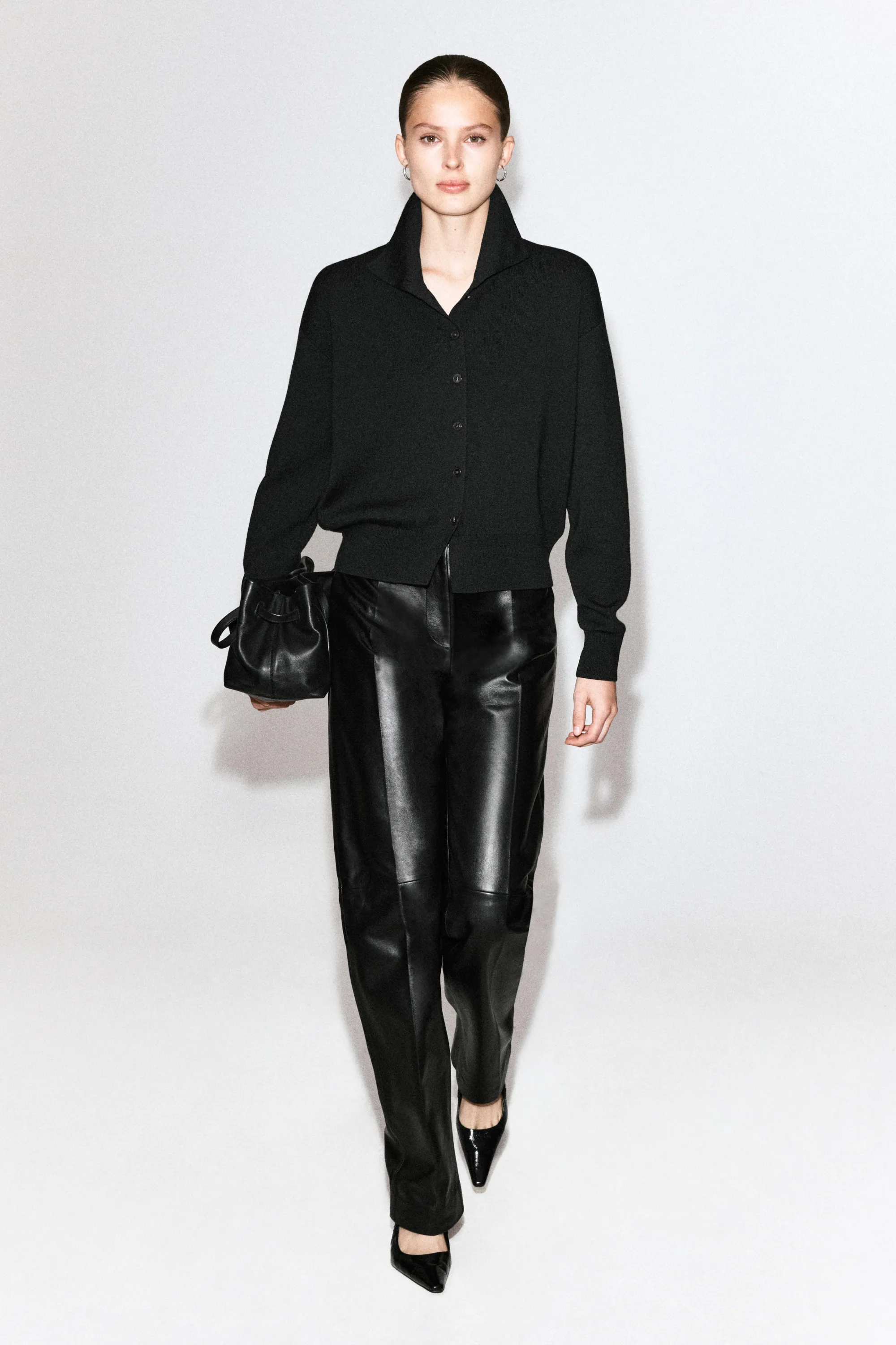 CARDIGAN À COL CHEMINÉE EN LAINE MÉRINOS - NOIR