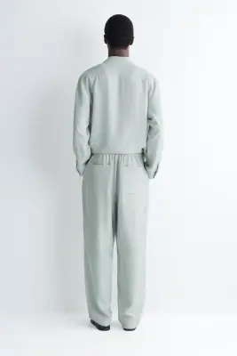 PANTALON DROIT DÉCONTRACTÉ EN SOIE - VERT SAUGE — photo 4