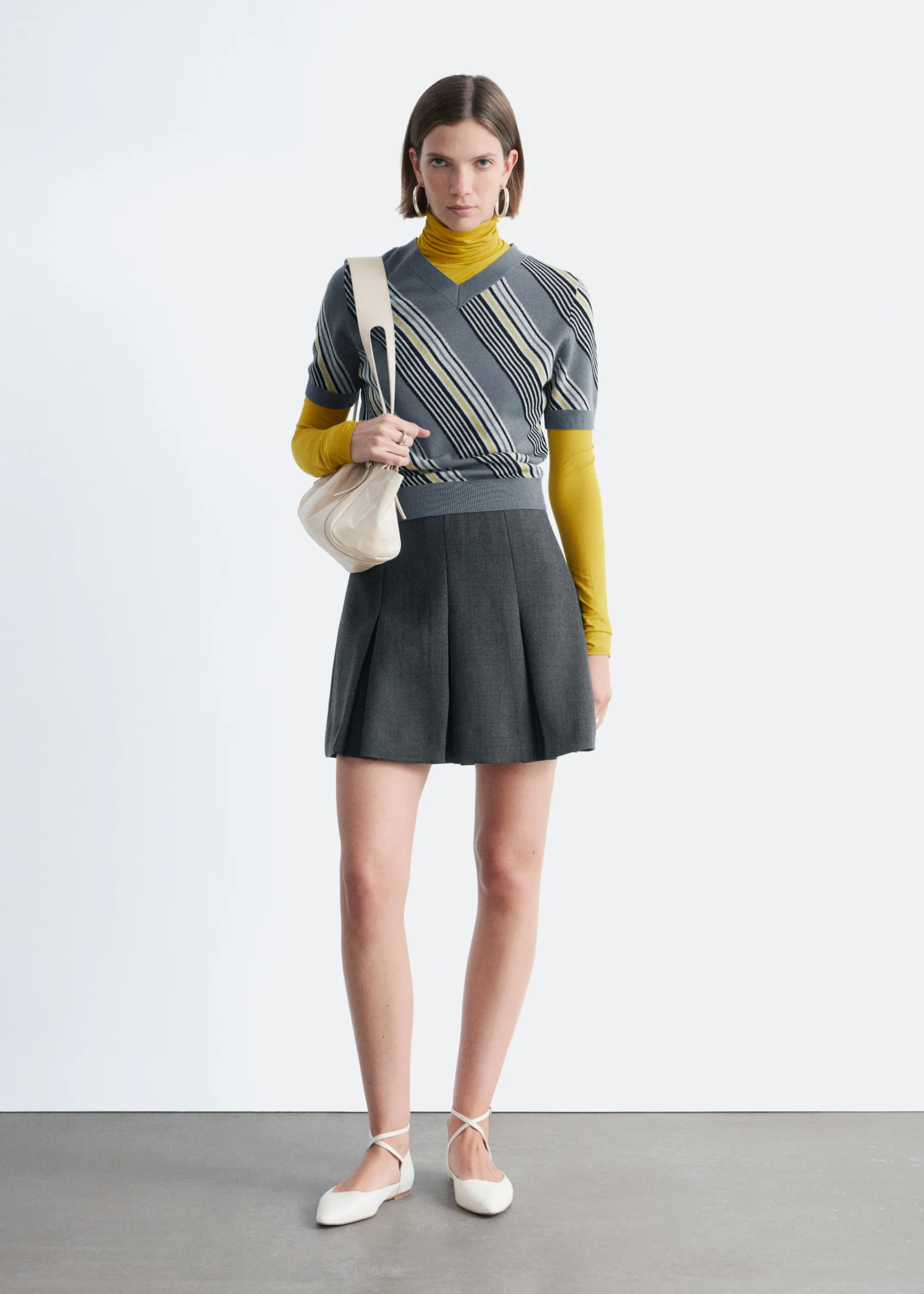 Mini-jupe plissée en laine - Gris foncé