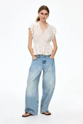 Blouse à manches volantées avec basque - Ivoire/fleuri — photo 1