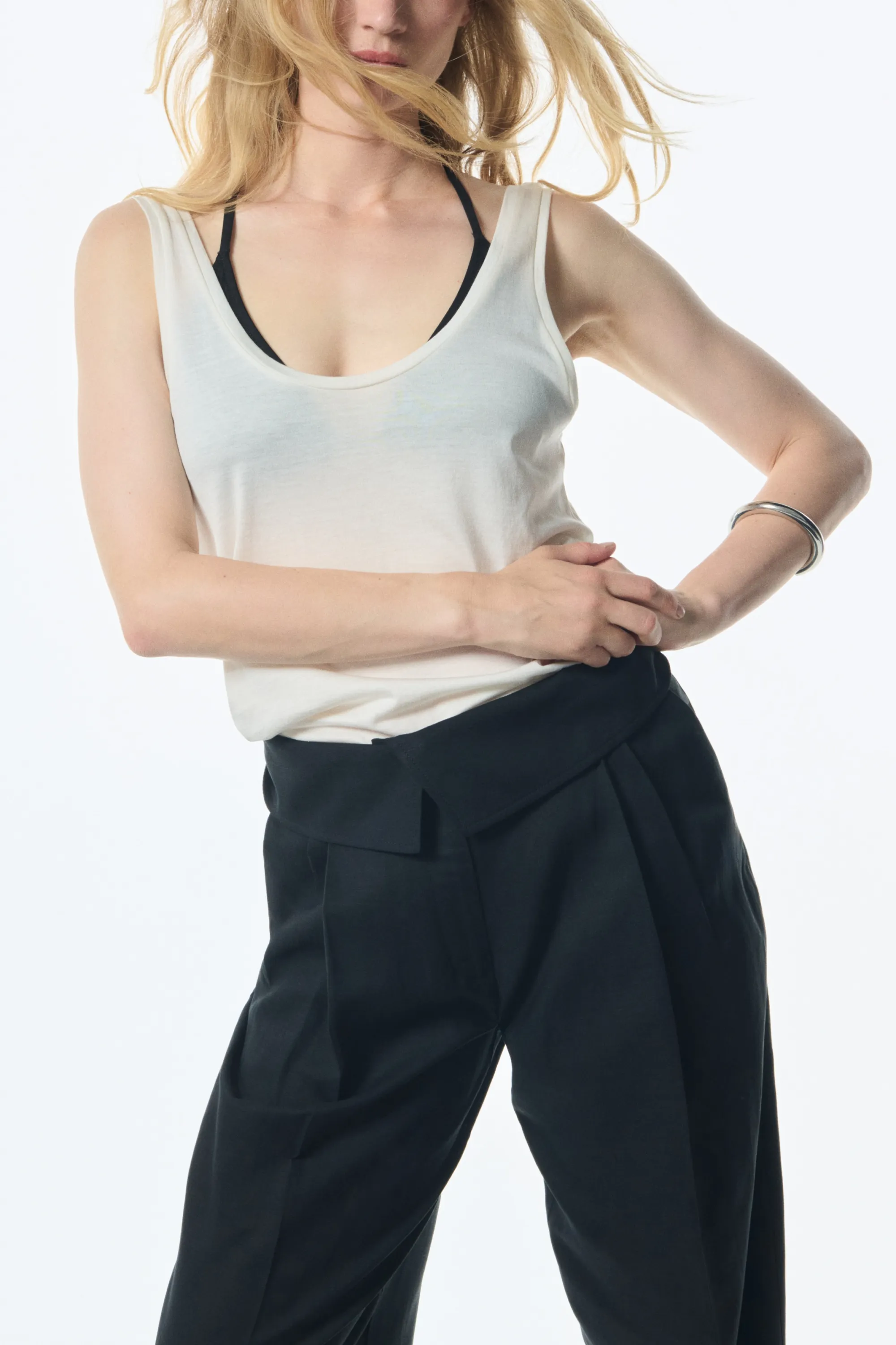 Pantalon en lin mélangé avec ceinture repliée - Noir