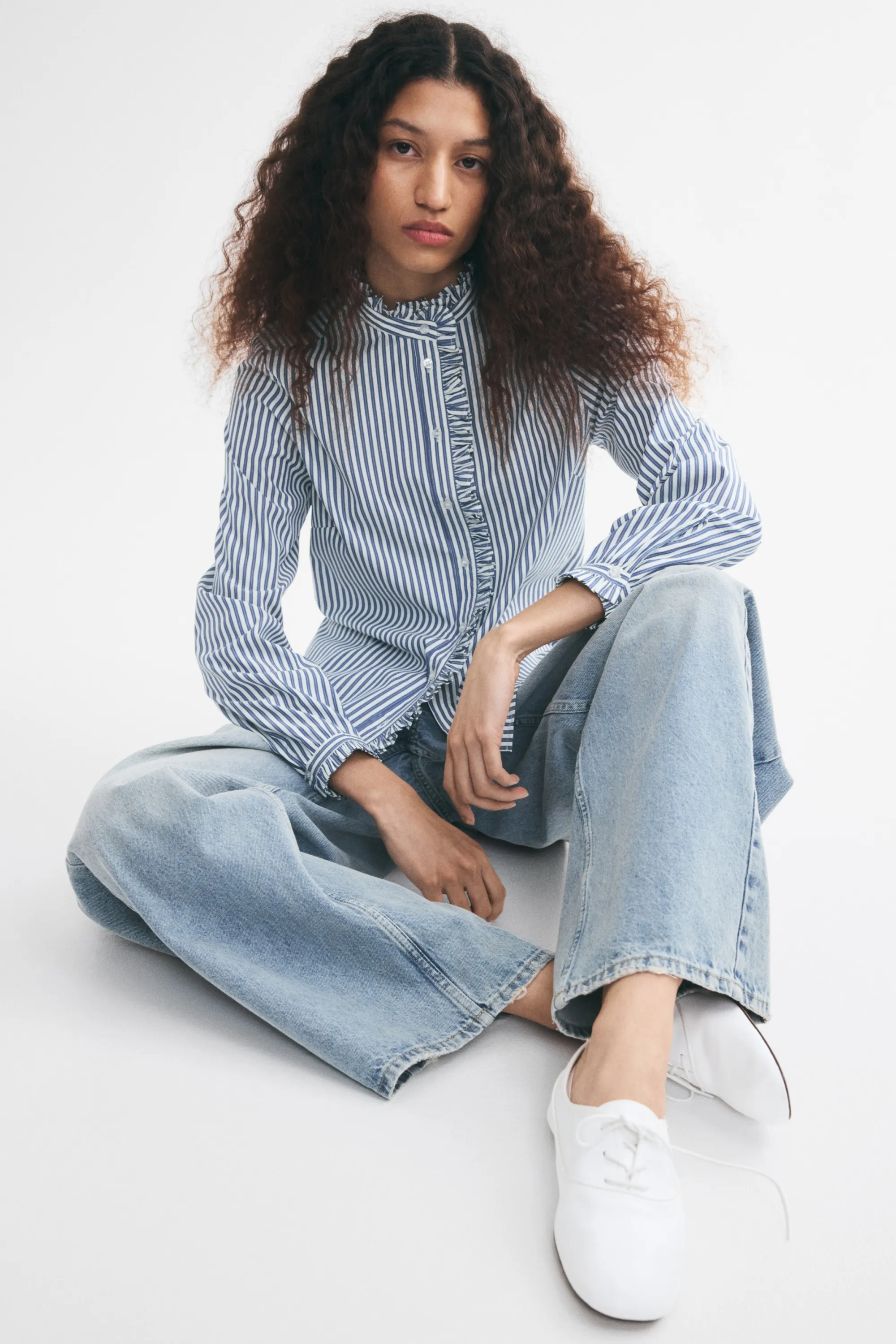 Blouse volantée à boutons - Bleu/rayures blanches